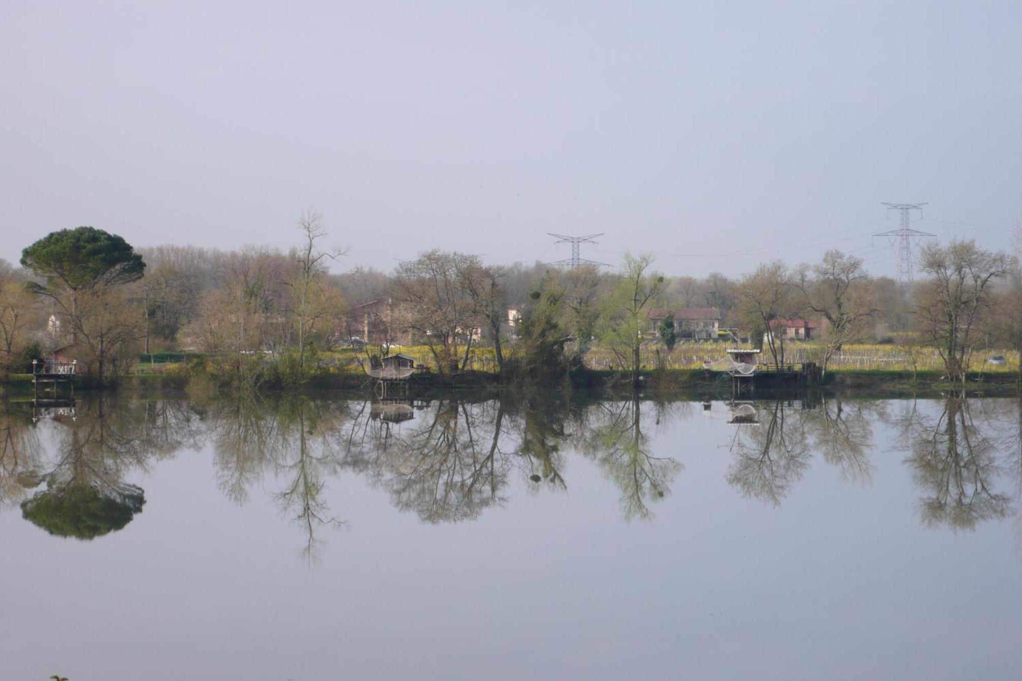 Bed and Breakfast Songes Au Lit Du Fleuve Cambes  Экстерьер фото